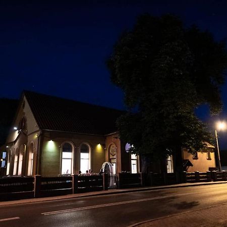 Dom Weselny Pod Kasztanem Luban Exterior foto