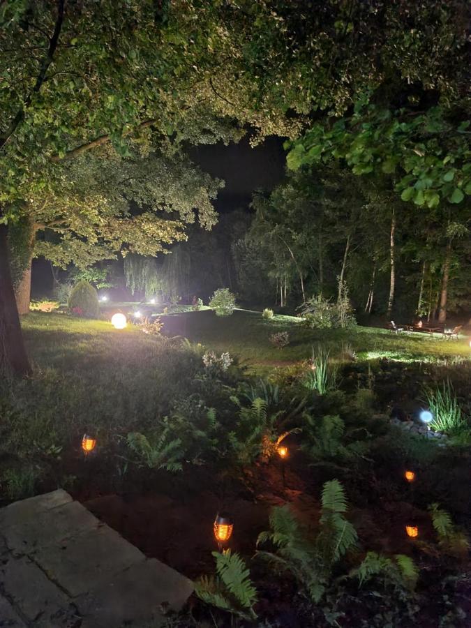 Dom Weselny Pod Kasztanem Luban Exterior foto